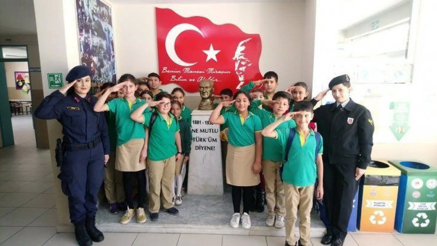 Jandarma'dan okullara 'Çocuk Hakları' günü ziyareti