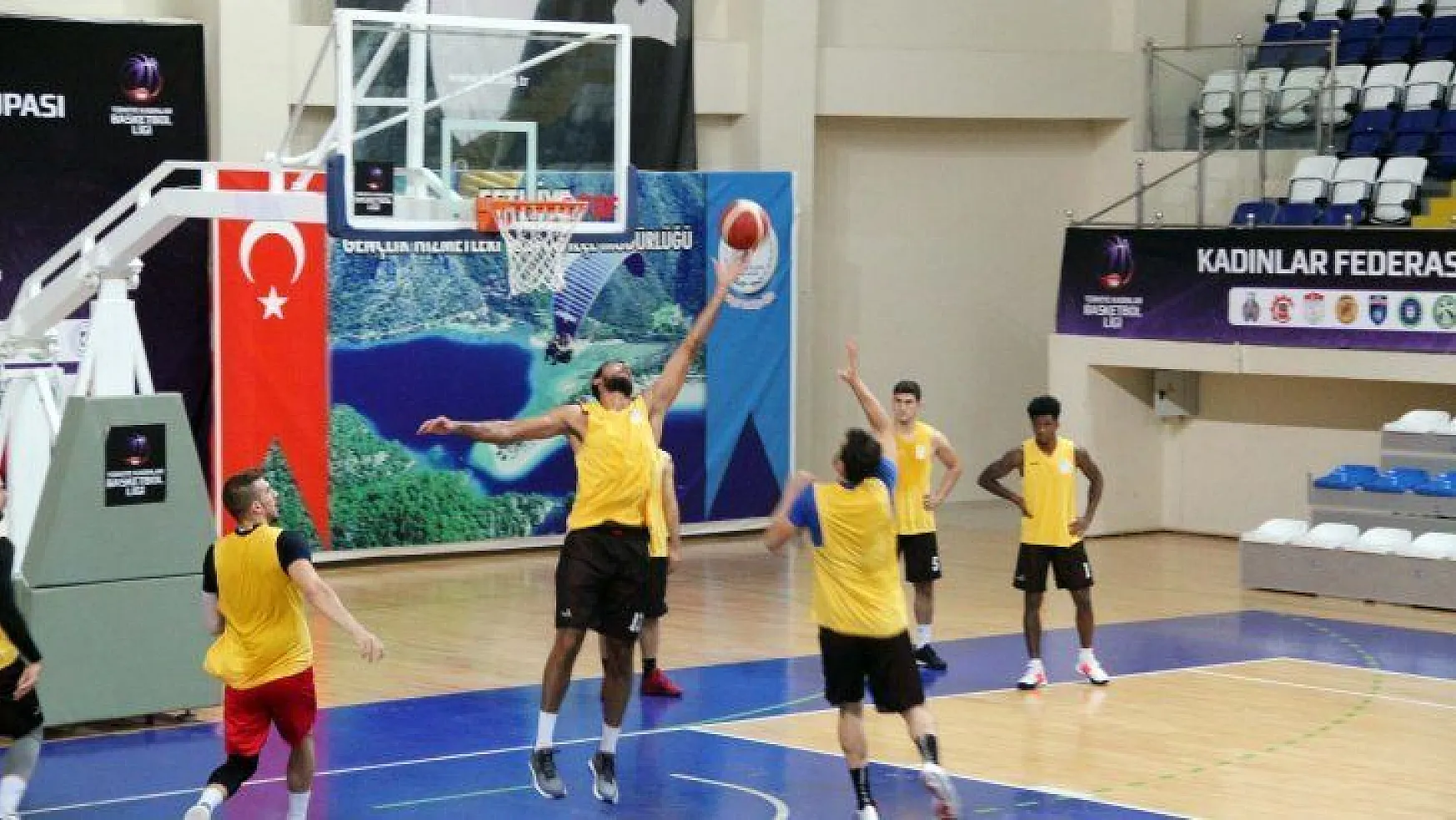 Karaca'dan Belediyespor Basketbol Takımı'na Moral Ziyareti
