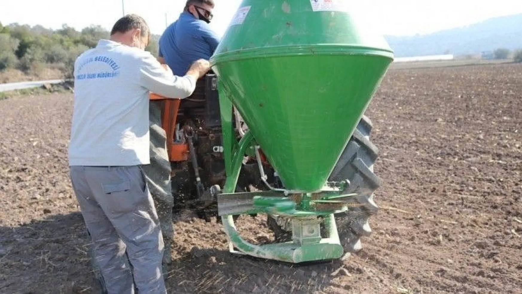 Karaova'ya ilk kez kanola tohumu ekildi