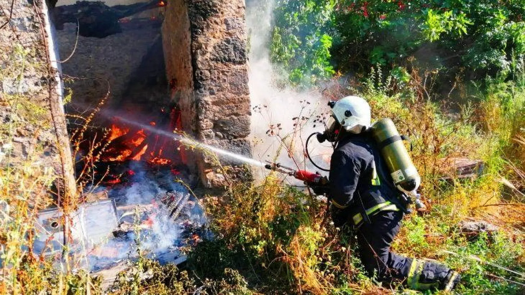 Kayaköy'deki Yangın Korkuttu