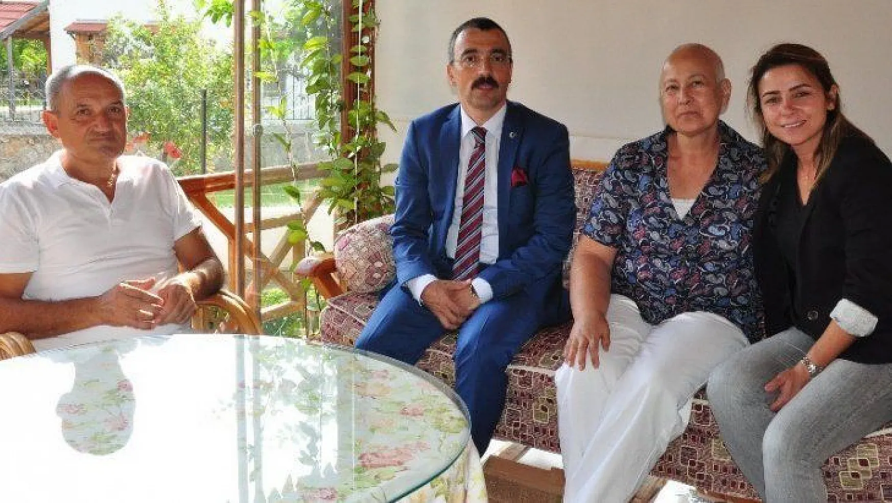 Kaymakam Arslan Şehit Sağlam'ın ailesini ziyaret etti