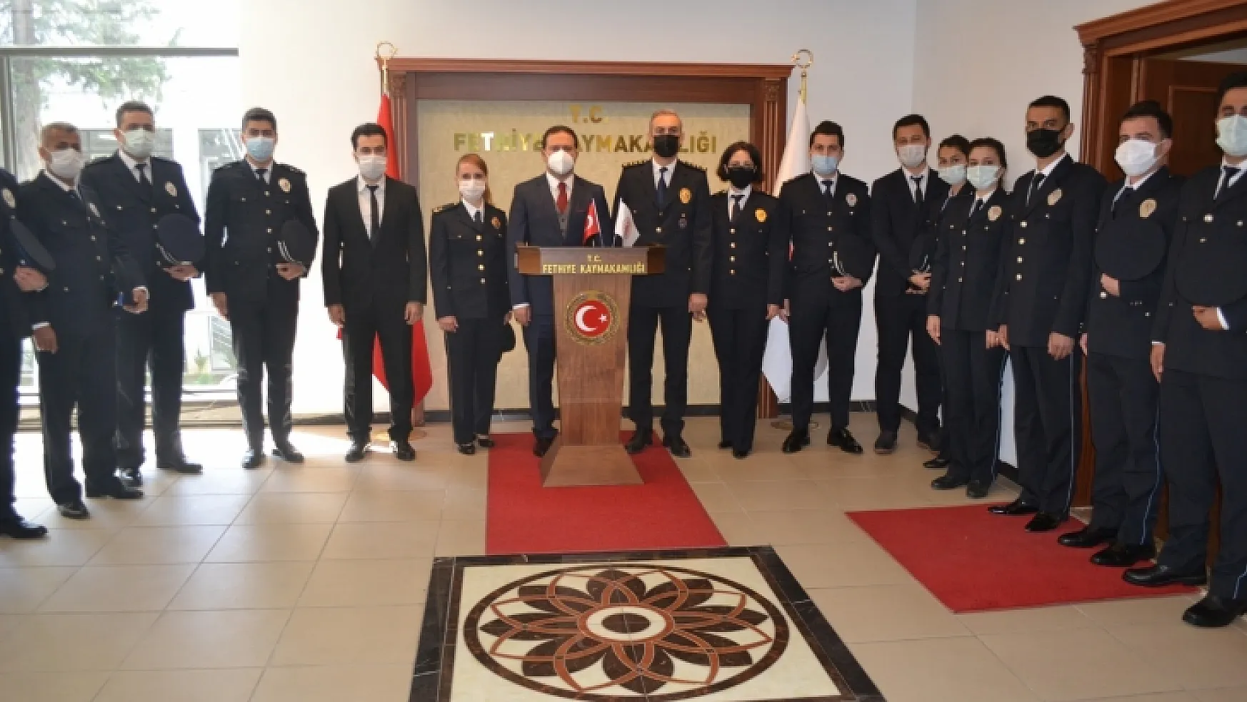 Kaymakam Fırat'tan polislere başarı belgesi