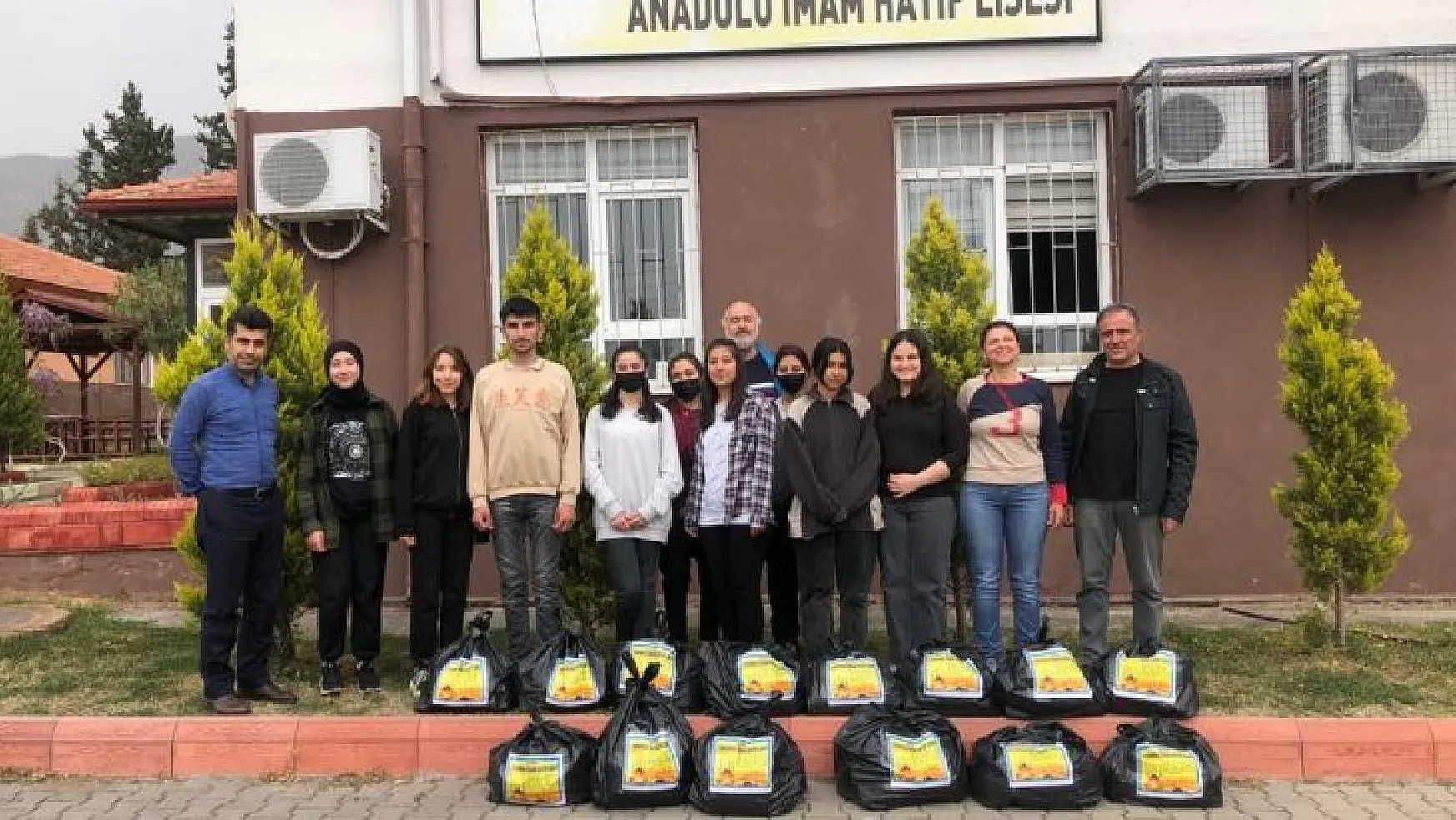 Köyceğiz Anadolu İmam Hatip Lisesi iyilikte yarışıyor