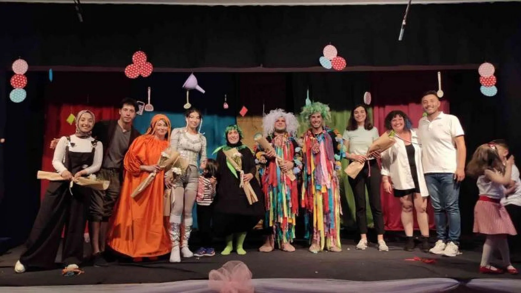 Köyceğiz'de 'Sevimli Zeytin Tin' adlı çocuk oyunu izlendi