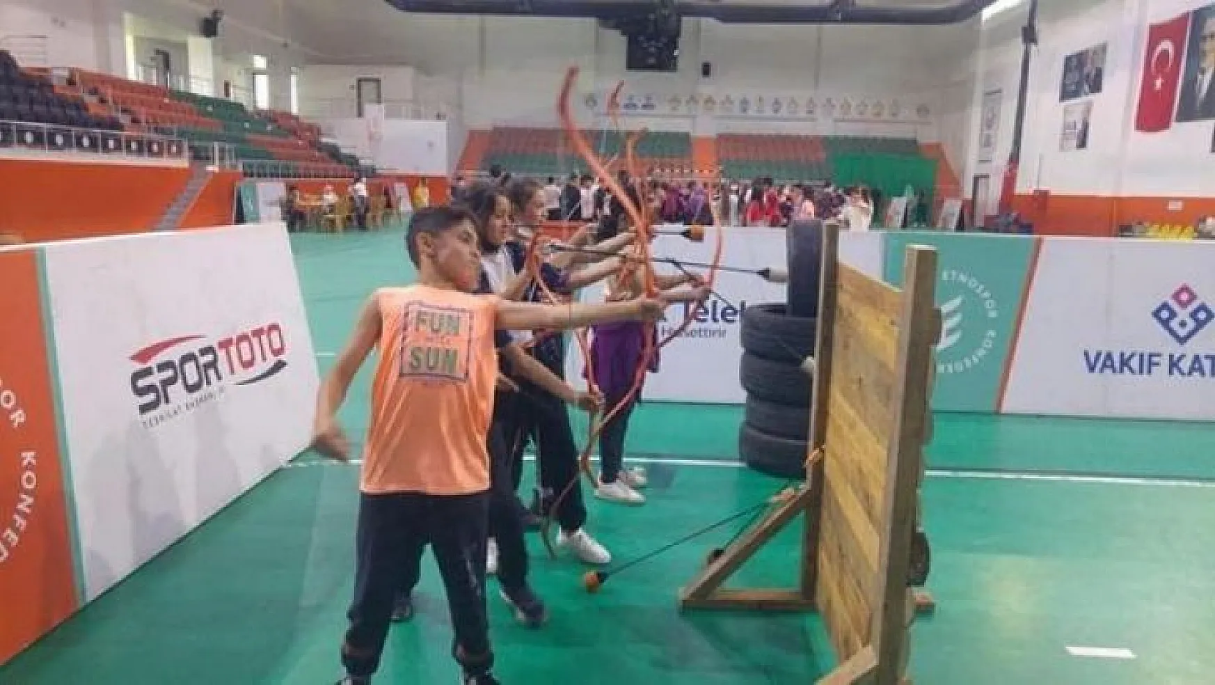 Köyceğiz'de öğrenciler geleneksel spor oyunları ile tanıştı