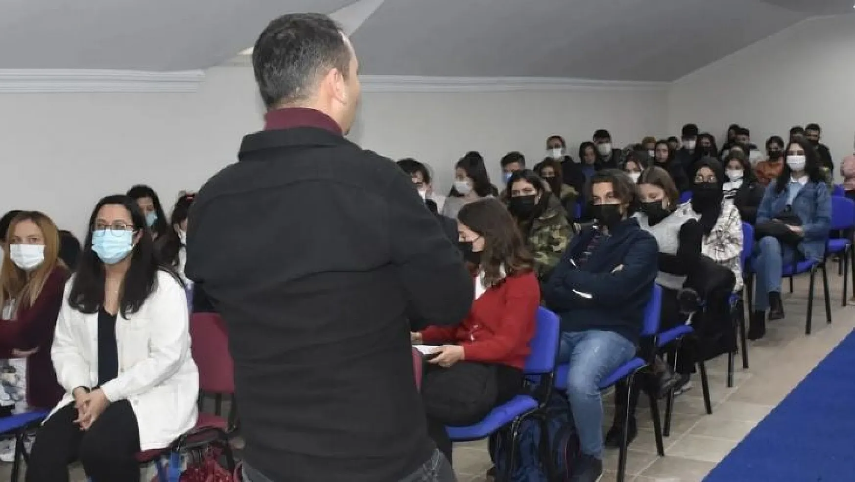 Köyceğiz'de öğrencilere 'etkili iletişim' semineri