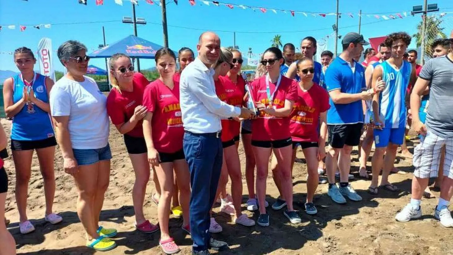 Köyceğiz'de Plaj Hentbolu Şampiyonası sona erdi