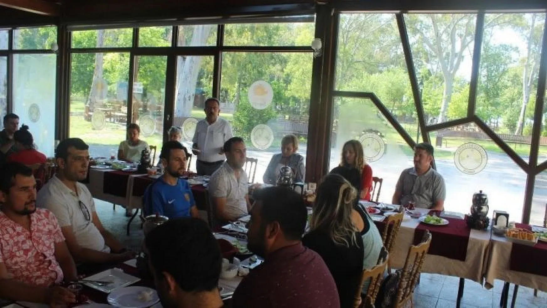 Köyceğiz'de turnuvaya katılan öğretmenlere kahvaltı düzenlendi