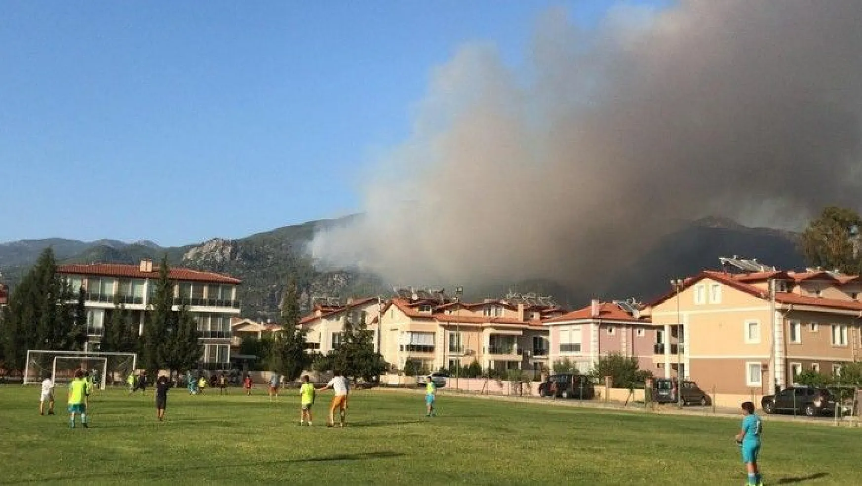 Köyceğiz'de yangın devam ediyor, Dalaman'daki yangın söndürüldü
