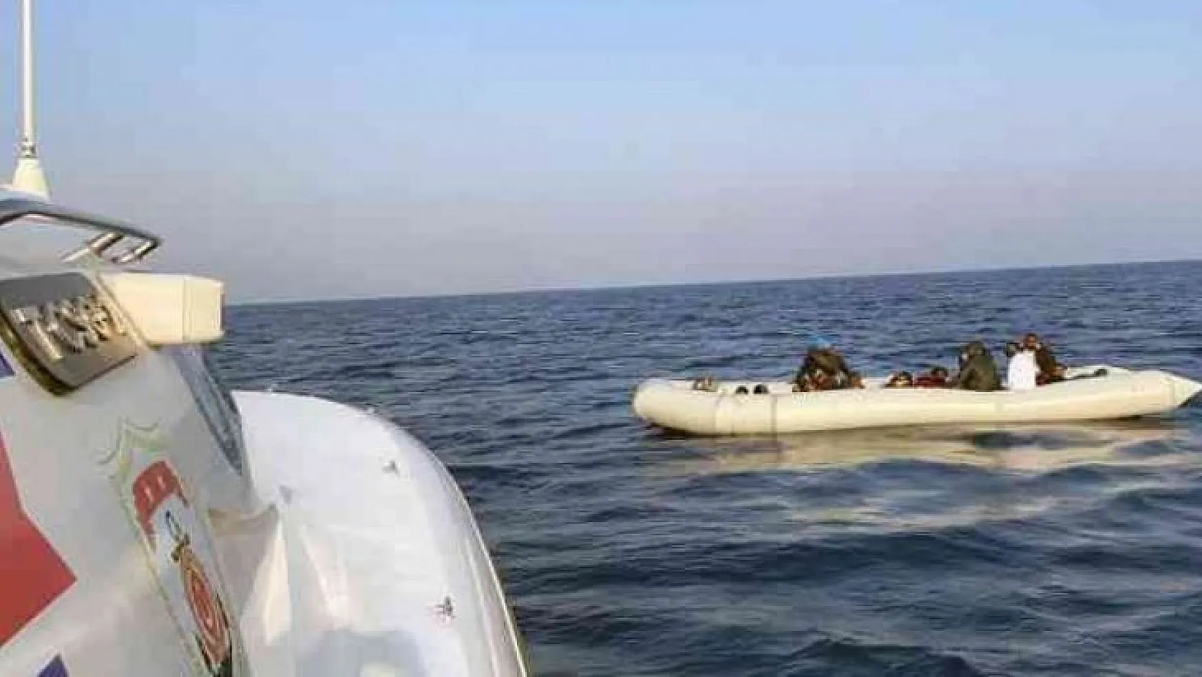 Marmaris'te 14 düzensiz göçmen kurtarıldı