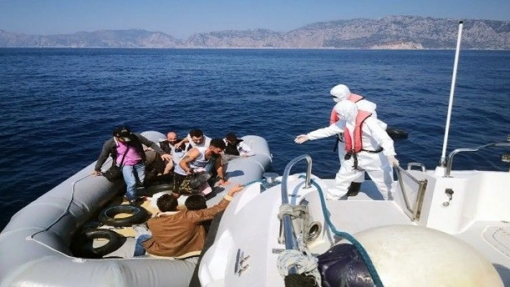 Marmaris'te 15 düzensiz göçmen kurtarıldı