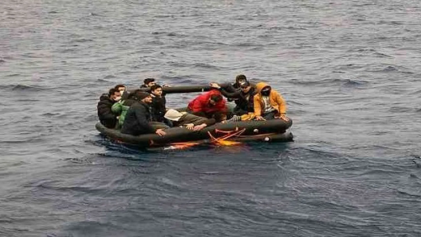 Marmaris'te 19 düzensiz göçmen kurtarıldı