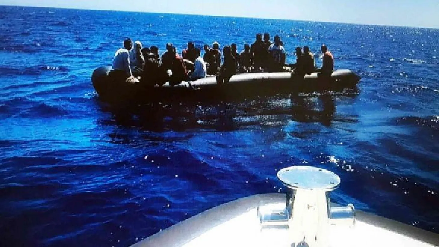 Marmaris'te 24 düzensiz göçmen kurtarıldı