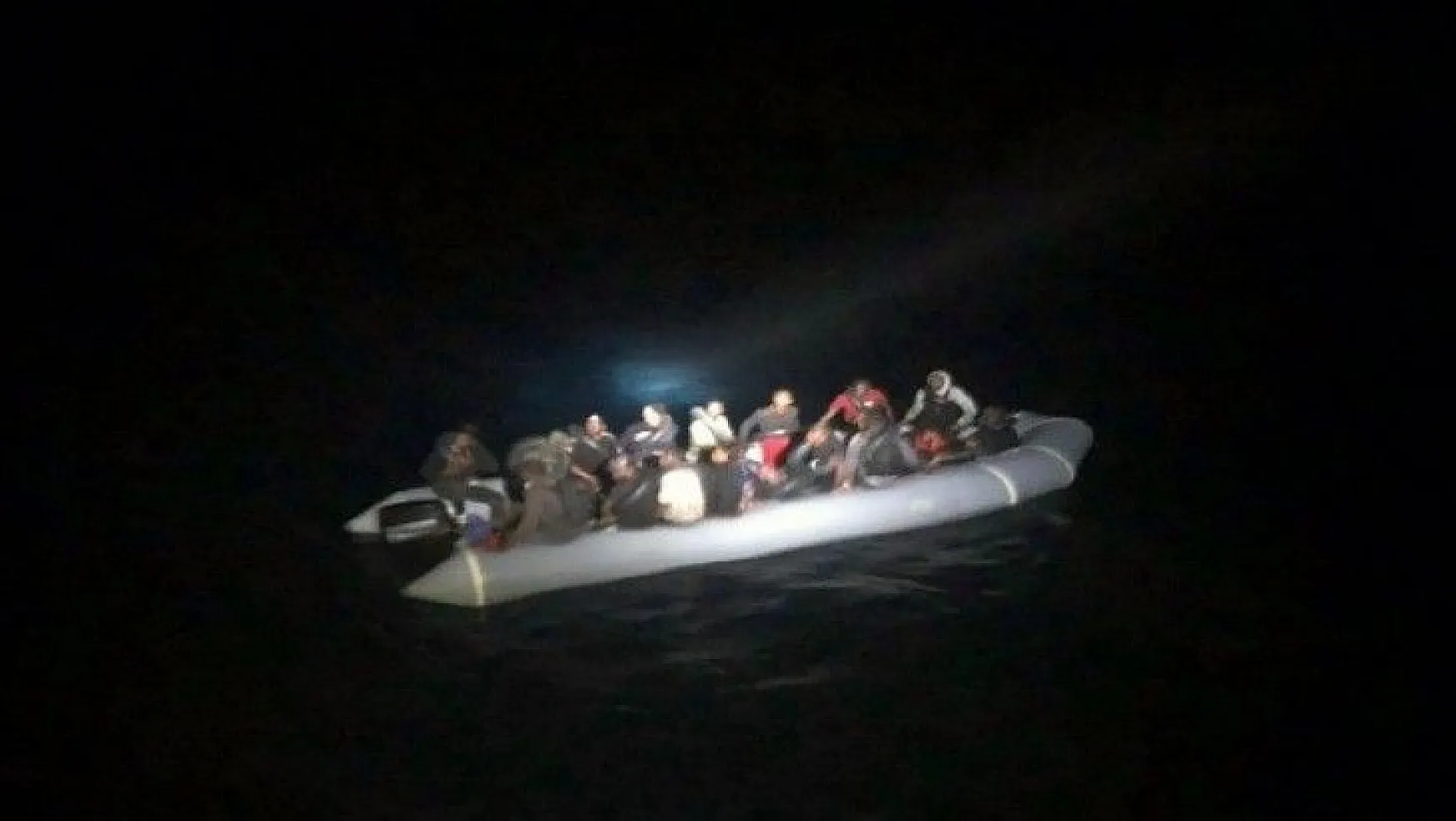 Marmaris'te 32 göçmen kurtarıldı