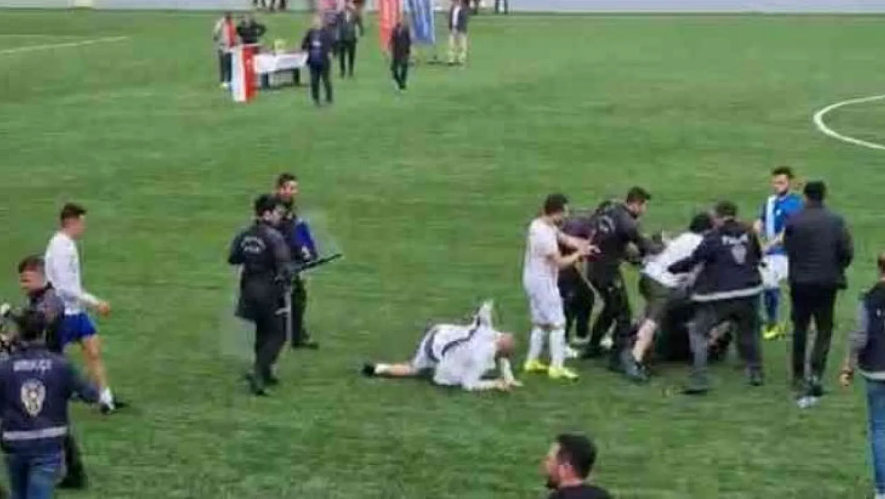 Marmaris'te futbol turnuvasının finaline kavga damga vurdu