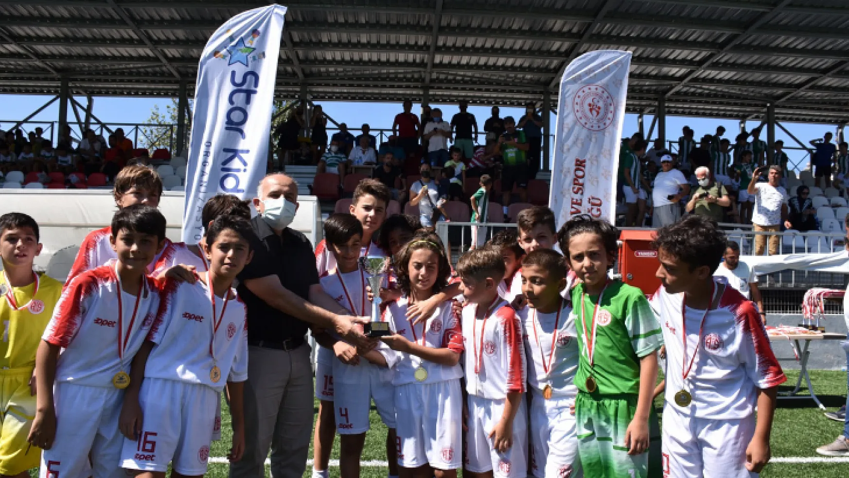 Marmaris'te yapılan Star Kıds Cup turnuvası sona erdi
