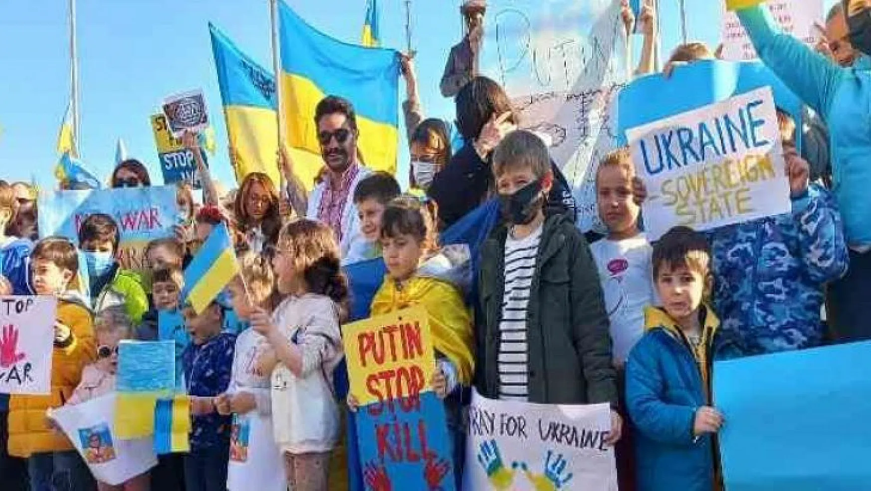Marmaris'te yaşayan Ukraynalılardan 'Savaşa hayır' haykırışı
