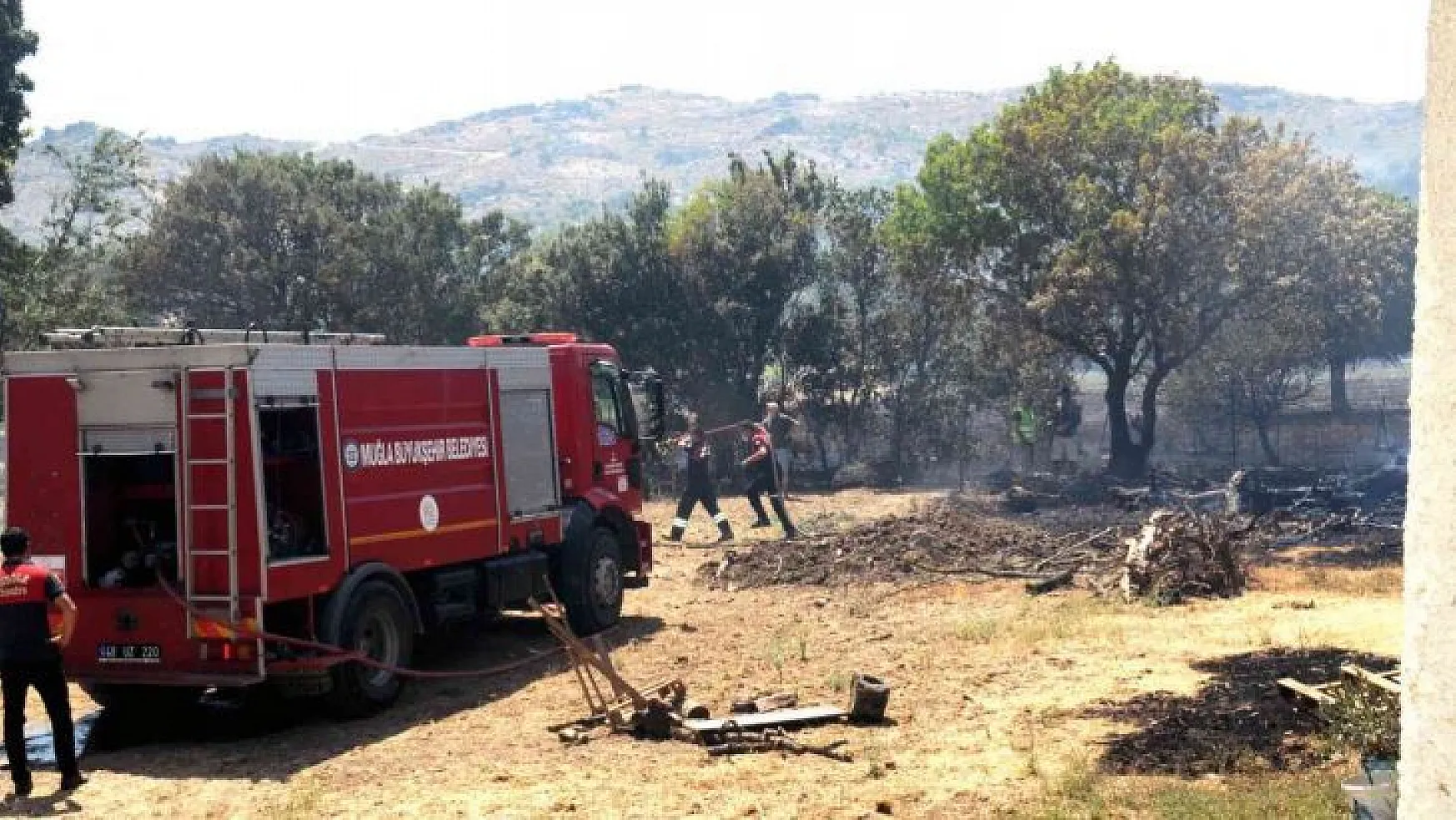 Marmaris yangınına Büyükşehir ekipleri de müdahale ediyor