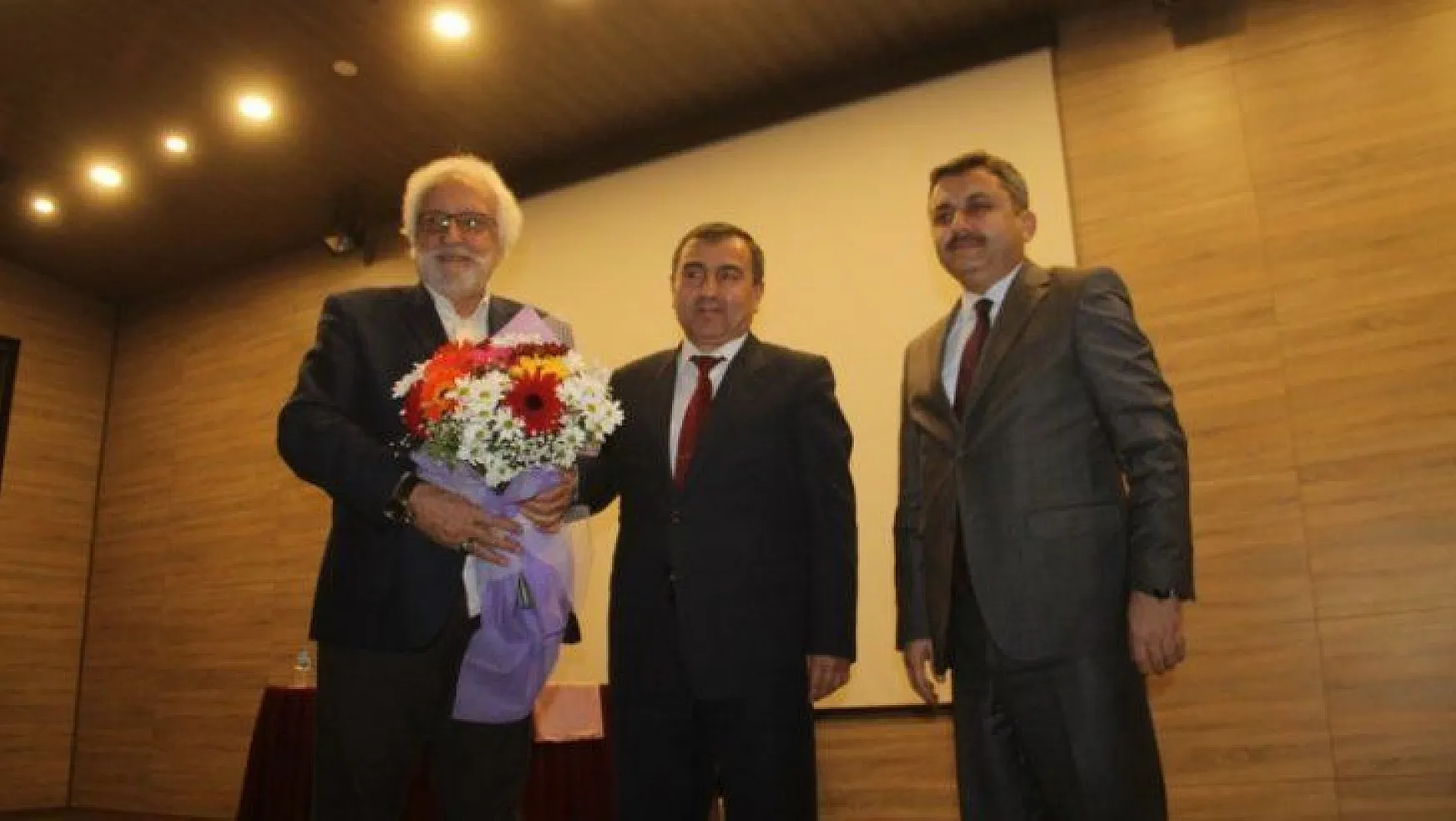 Mehmet Akif Ersoy konulu konferans verildi