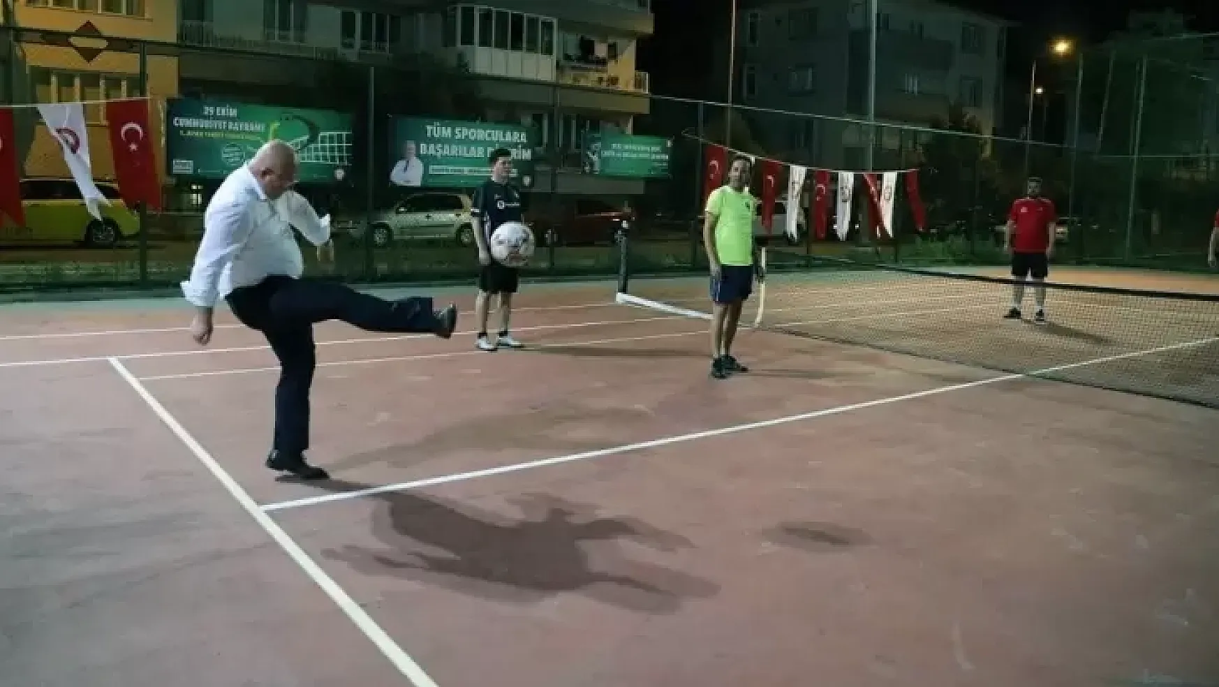 Menteşe Belediyesi ayak tenisi turnuvası başladı