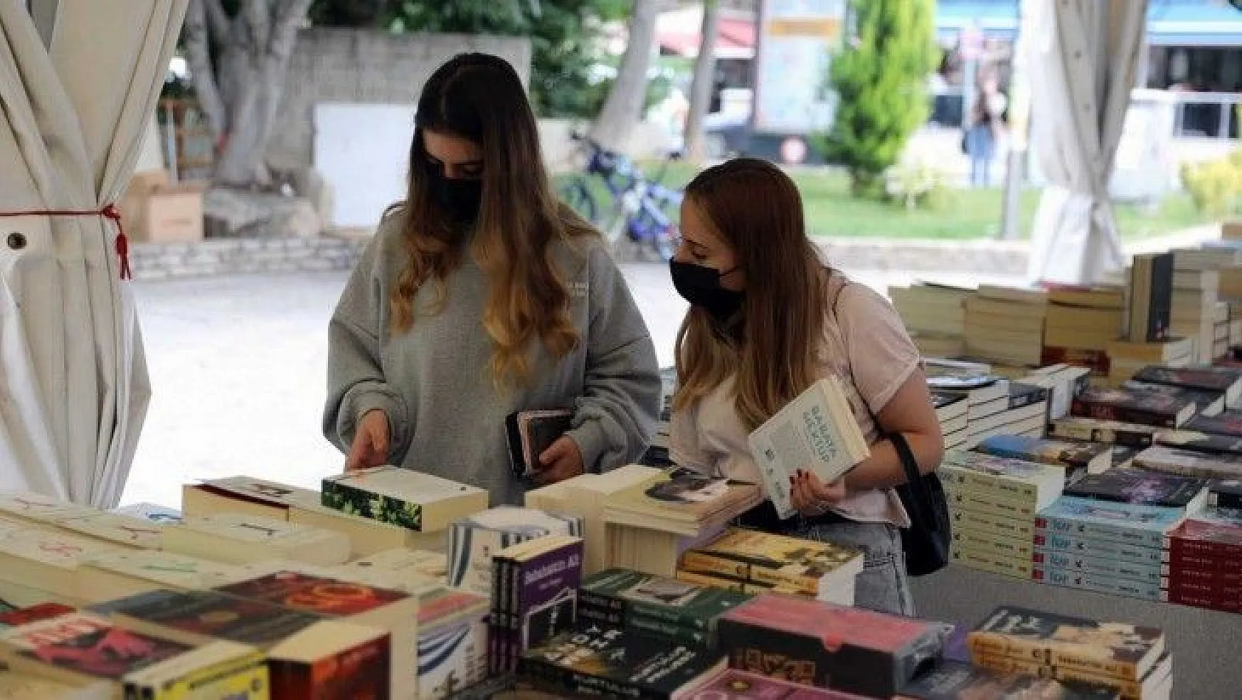 Menteşe Belediyesi Kitap Fuarı açıldı