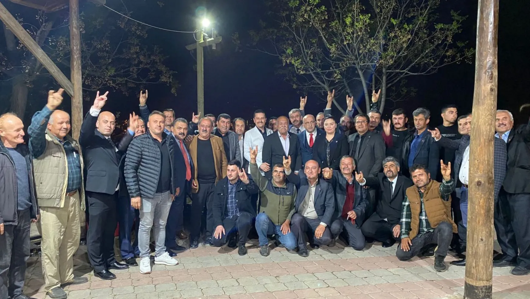 MHP'li adaylar iftar yemeğinde buluştu