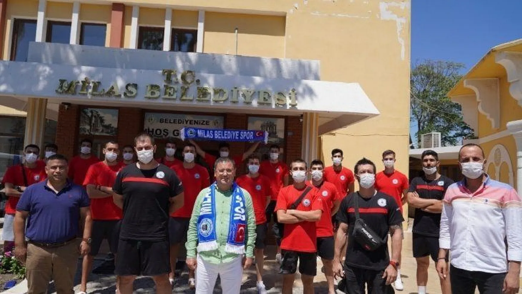 Milas Belediyespor Voleybol Takımı'nda imzalar atıldı
