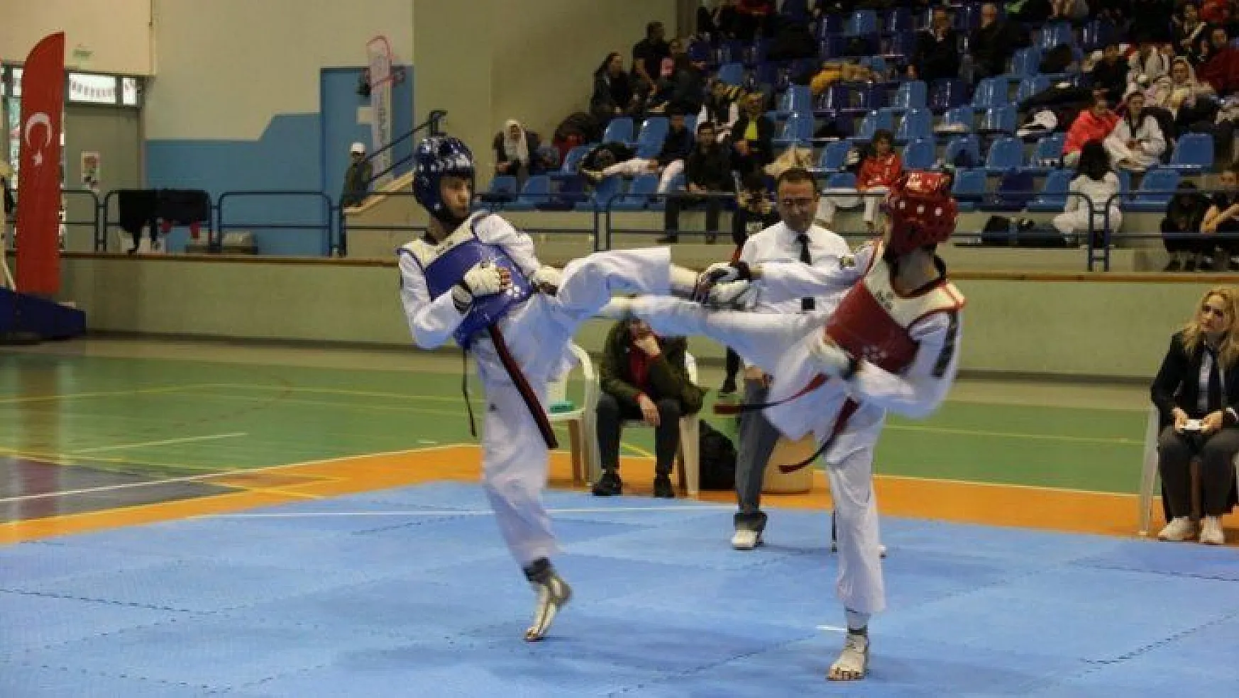Muğla'da Liselerarası Türkiye Taekwondo Grup Müsabakaları yapıldı