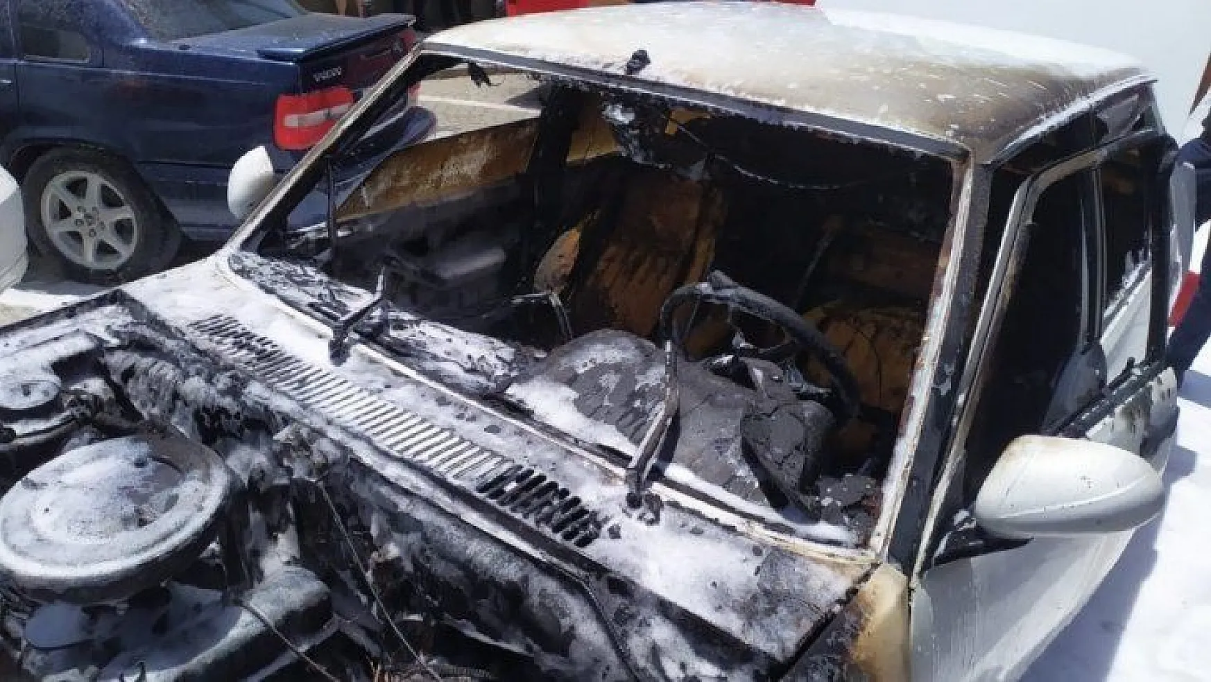 Muğla'da seyir halindeki otomobil yandı