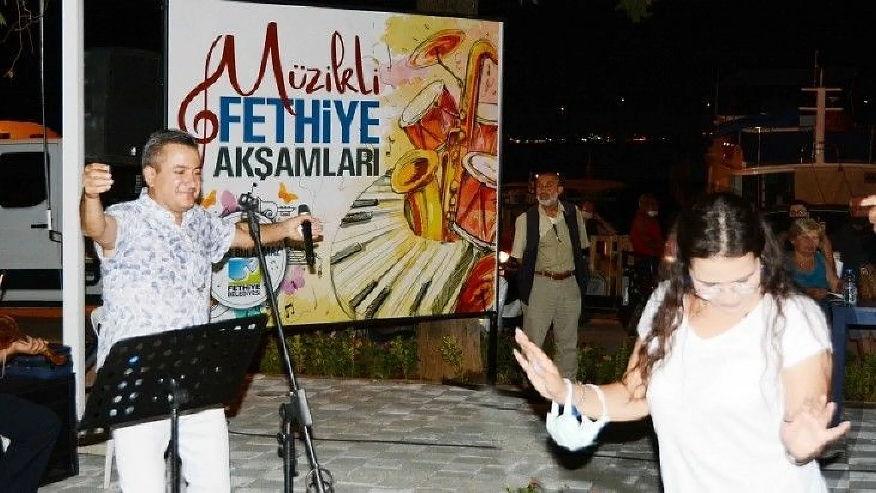 Müzikli Fethiye Akşamları Ali Tunç ile devam etti