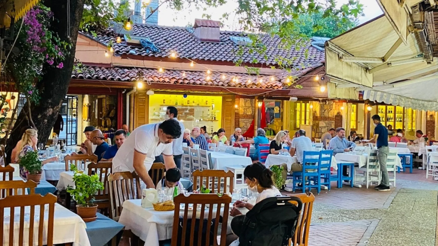 Restoranlar Fethiye'de de ilk gün bereketi yaşadı