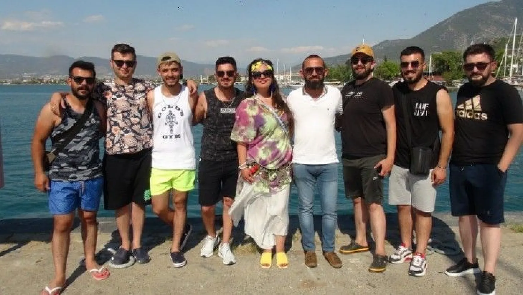 Rıdvan Adede ve arkadaşları, Özlem Balcı ile Fethiye'de eğlenceli bir video çekti