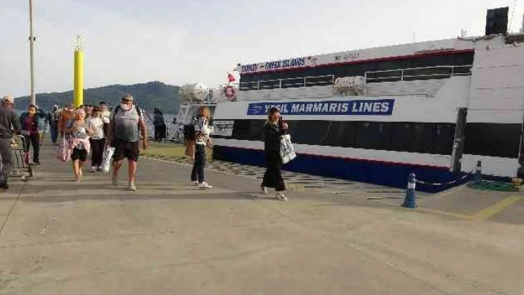 Rodos'a giden feribot Marmaris'e geri döndü