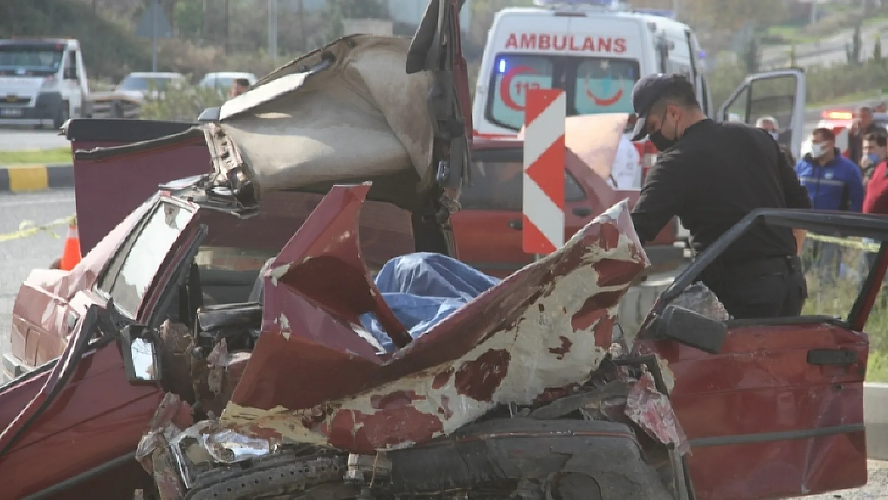Seydikemer'de feci kaza:2 ölü 3 yaralı
