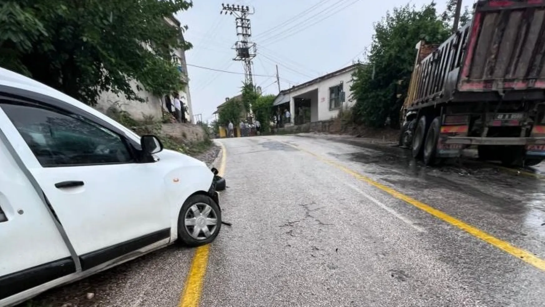 Seydikemer'de trafik kazasında 2 kişi yaralandı