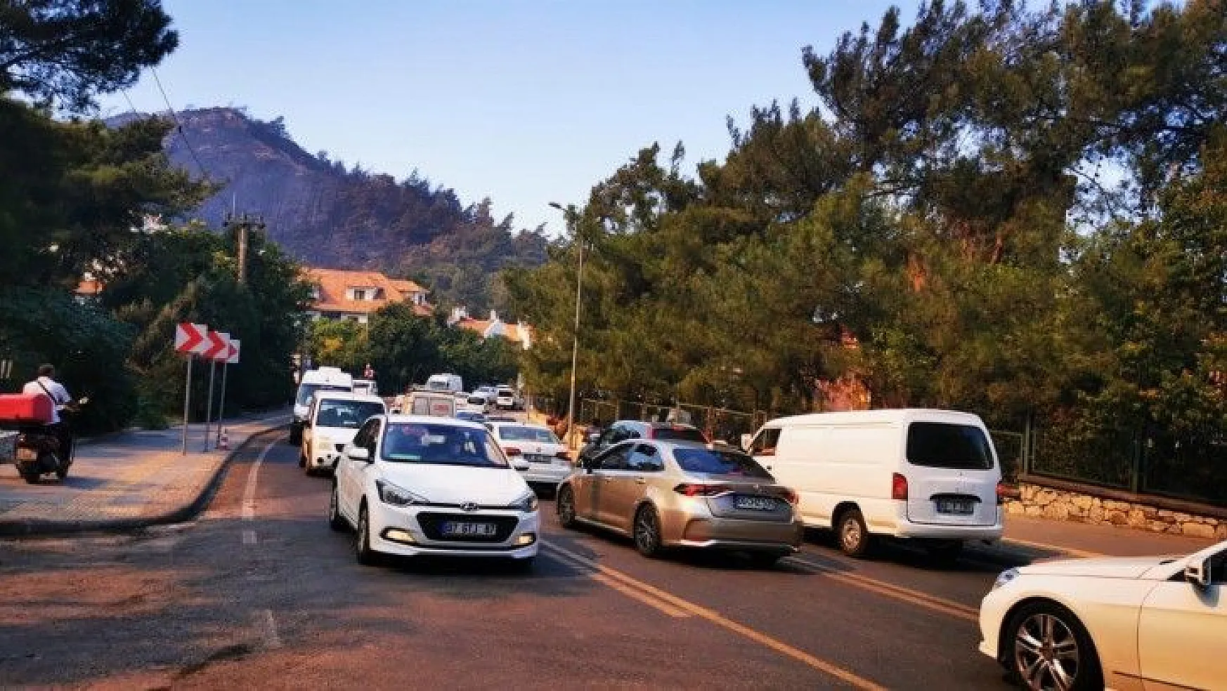 Tatilciler Marmaris'i terk ederken, tahliyeler de devam ediyor