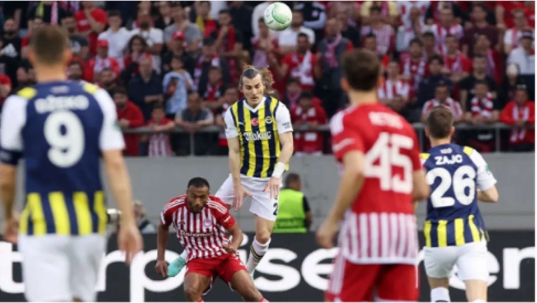 Tur İstanbul'a kaldı! Fenerbahçe, Olympiakos'a deplasmanda 3-2 yenildi