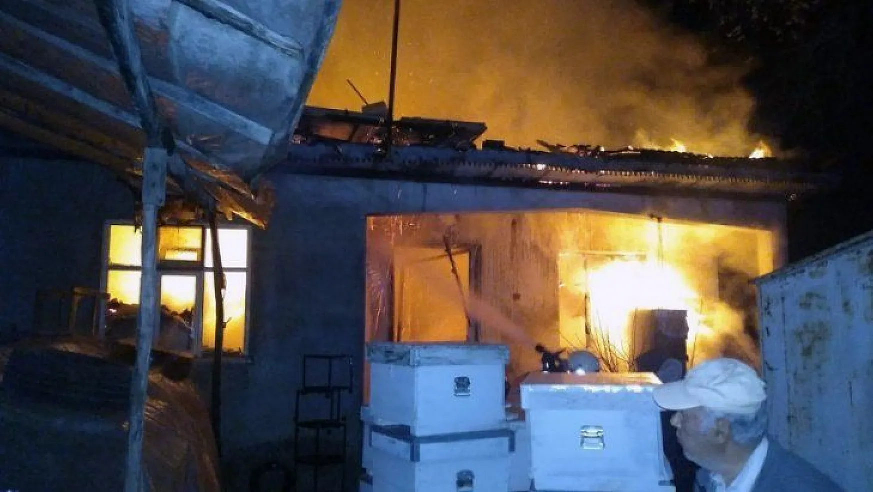 Ula'da ev yangını