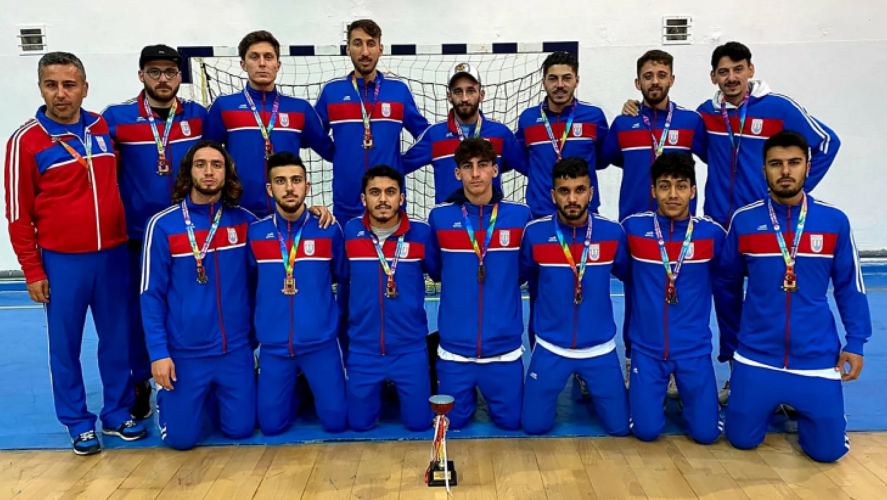 Üniversite Futsal takımı bronz madalya ile döndü