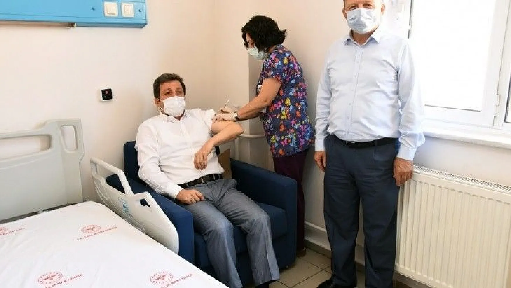 Vali Tavlı, vatandaşları aşı olmaya davet etti