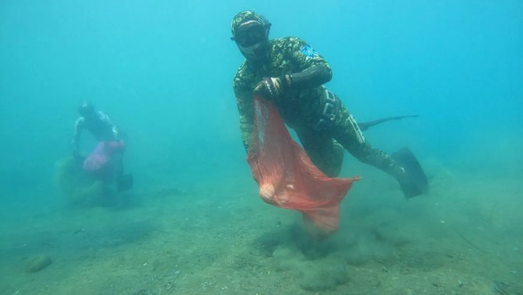 Yalıkavak'ta denizden 460 kilo atık çıkarıldı