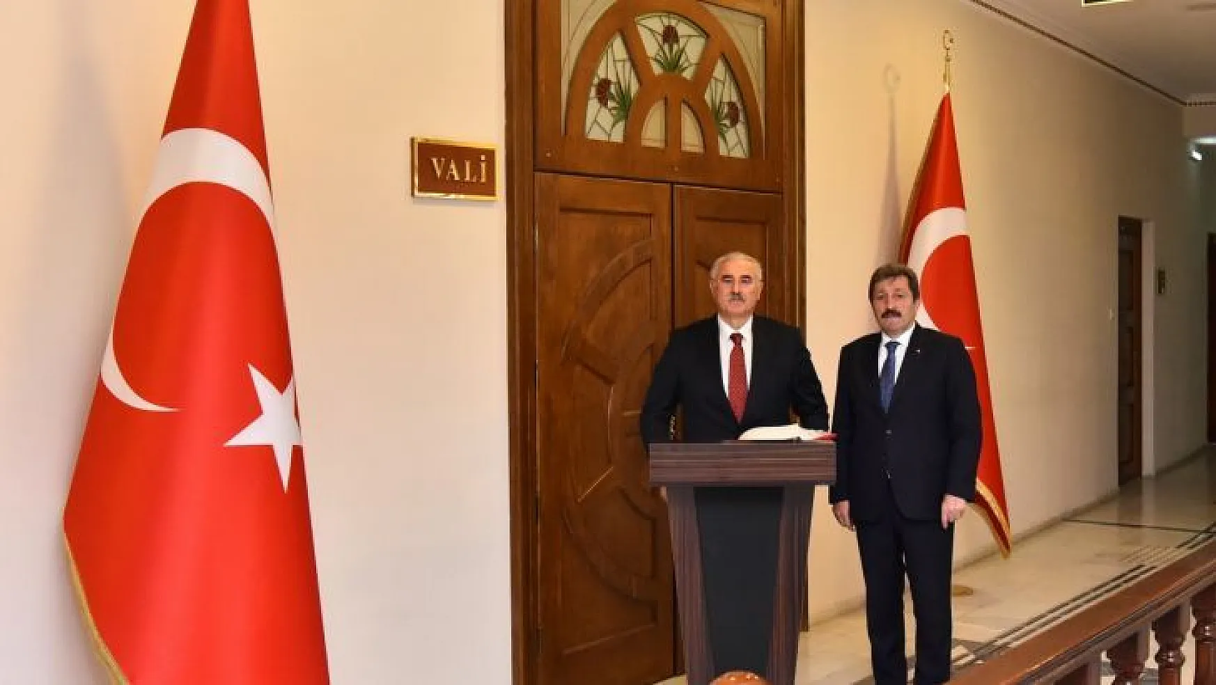 Yargıtay 1. Başkanı Mehmet Akarca ve Yargıtay Cumhuriyet Başsavcısı Bekir Şahin, Vali Orhan Tavlı'yı ziyaret etti