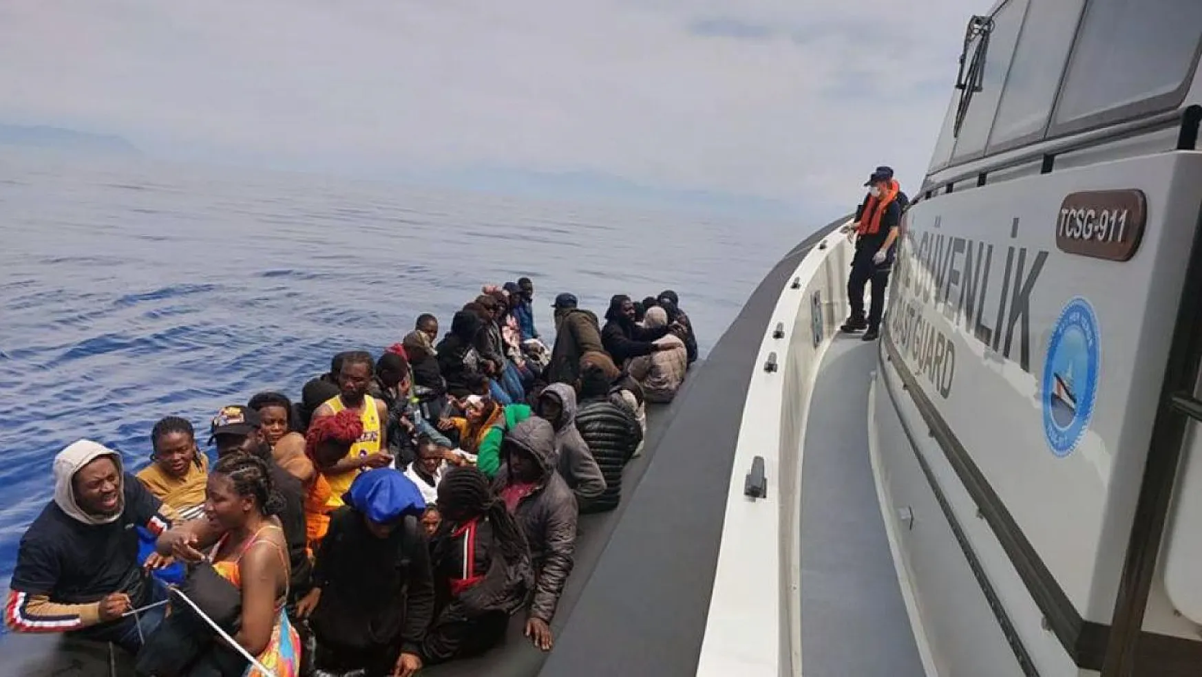 Yunanistan'ın ölüme ittiği 46 göçmen kurtarıldı