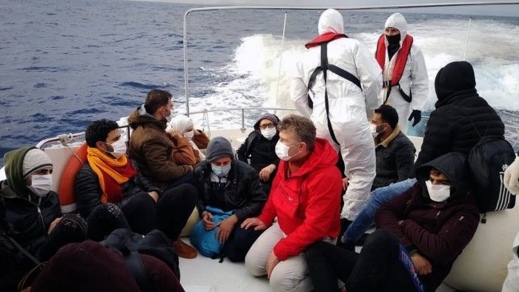 15 düzensiz göçmeni Türk Sahil Güvenlik ekipleri kurtardı