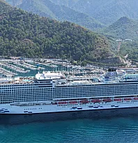 'Aroya' kruvaziyeri Marmaris'e 3 bin 210 turist getirdi