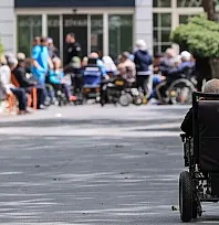 Artan yaşlı nüfus için 'uzun dönemli bakım sigortası' devreye alınacak