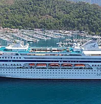 'Astoria Grande' kruvaziyeri 398 yolcusuyla Marmaris'e geldi