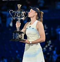 Avustralya Açık'ta tek kadınlar şampiyonu Elena Rybakina