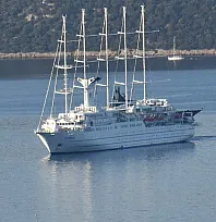 Bodrum'a iki kruvaziyerle 2 bin 988 turist geldi