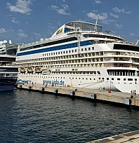 Bodrum'a iki kruvaziyerle 2 bin 746 turist geldi